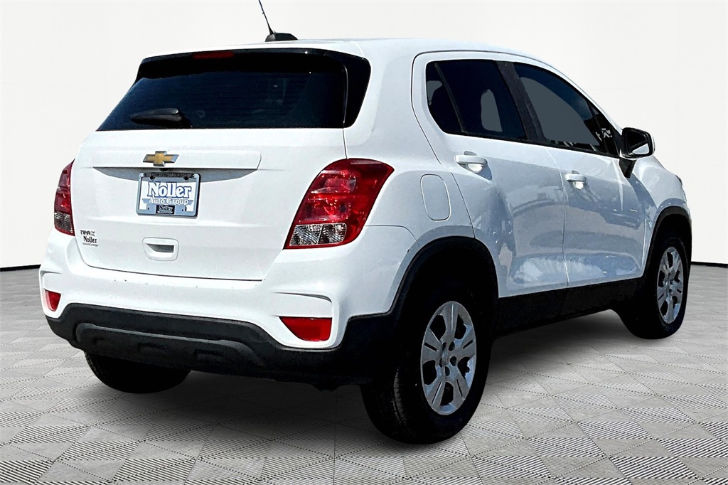 Used 2019 Chevrolet Trax LS with VIN LSGCJKSB3KY011801 for sale in Kansas City