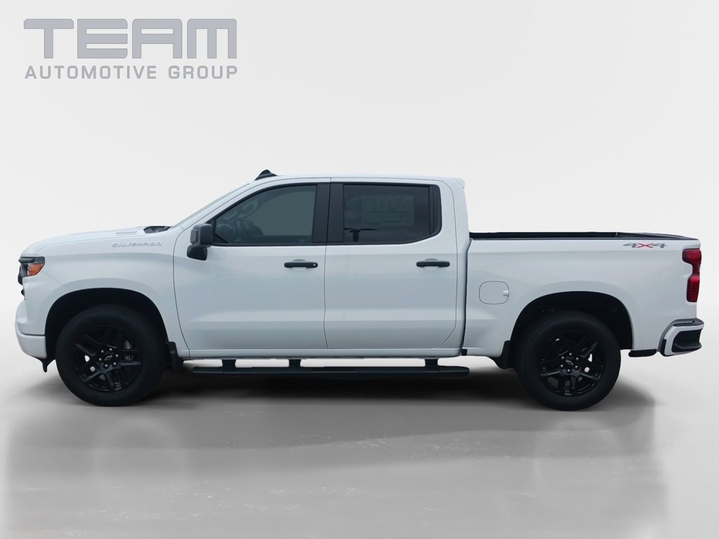 2026 Chevrolet Silverado 1500 Custom photo 3
