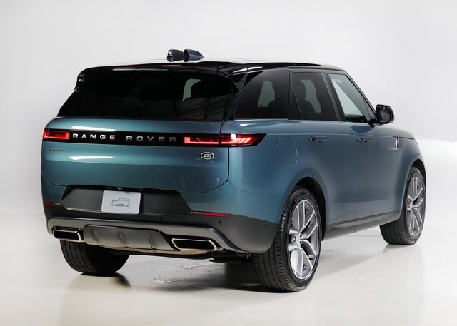 2023 Land Rover Range Rover Sport SE photo 2