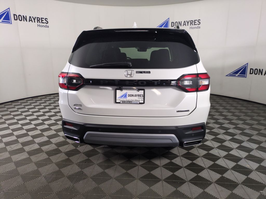 2025 Honda Pilot Touring photo 3