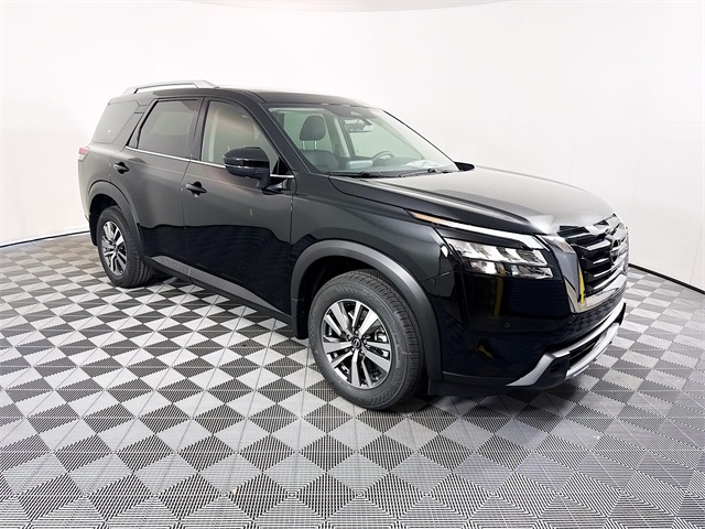 2025 Nissan Pathfinder SL's photo