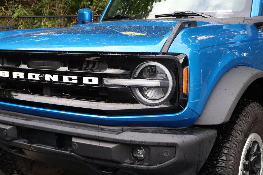 2023 Ford Bronco Outer Banks photo 3
