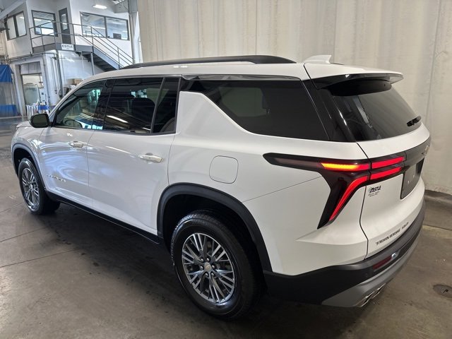 2025 Chevrolet Traverse photo 4