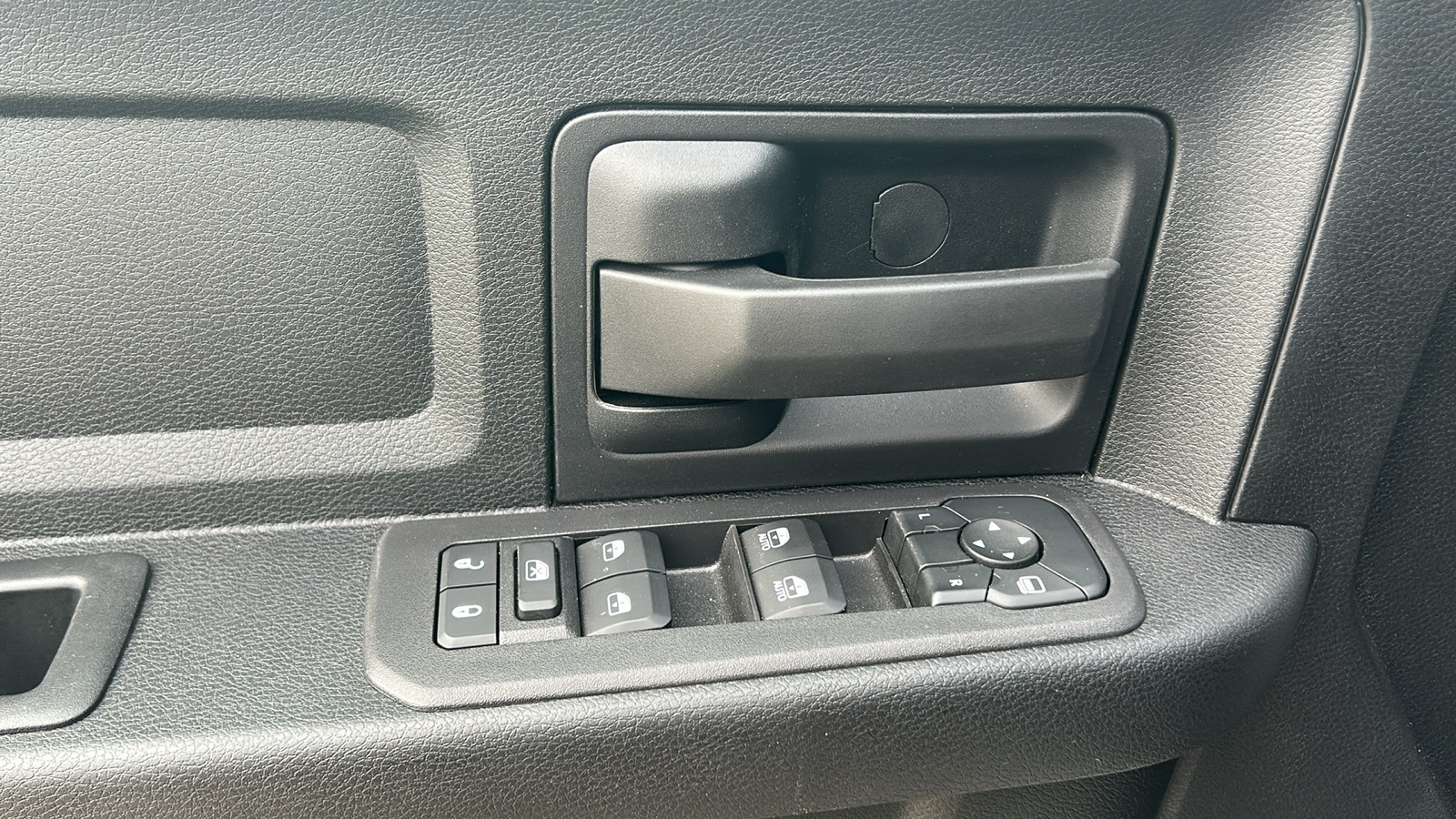 2025 Ram 2500 Tradesman photo 17