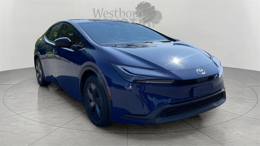 2024 Toyota Prius LE's photo