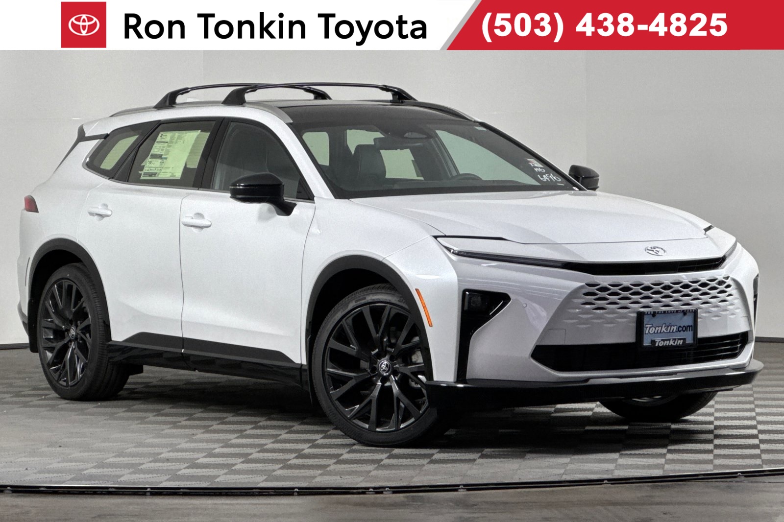 2025 Toyota Crown Signia Limited's photo