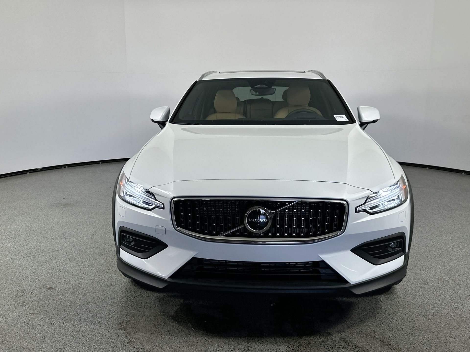 2026 Volvo V60 Cross Country B5 AWD photo 2