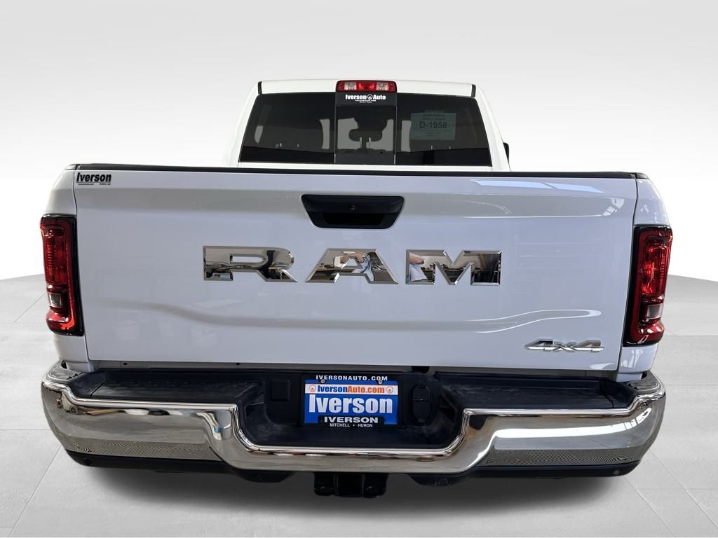 2025 Ram 2500 Tradesman photo 3