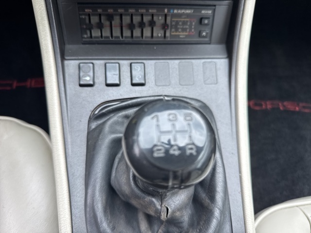 1990 Porsche 944 photo 14