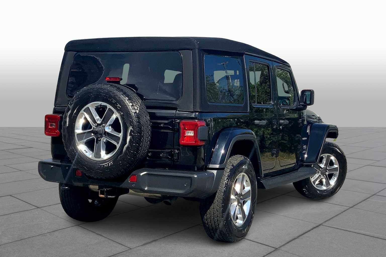 2021 Jeep Wrangler Unlimited Sahara photo 11