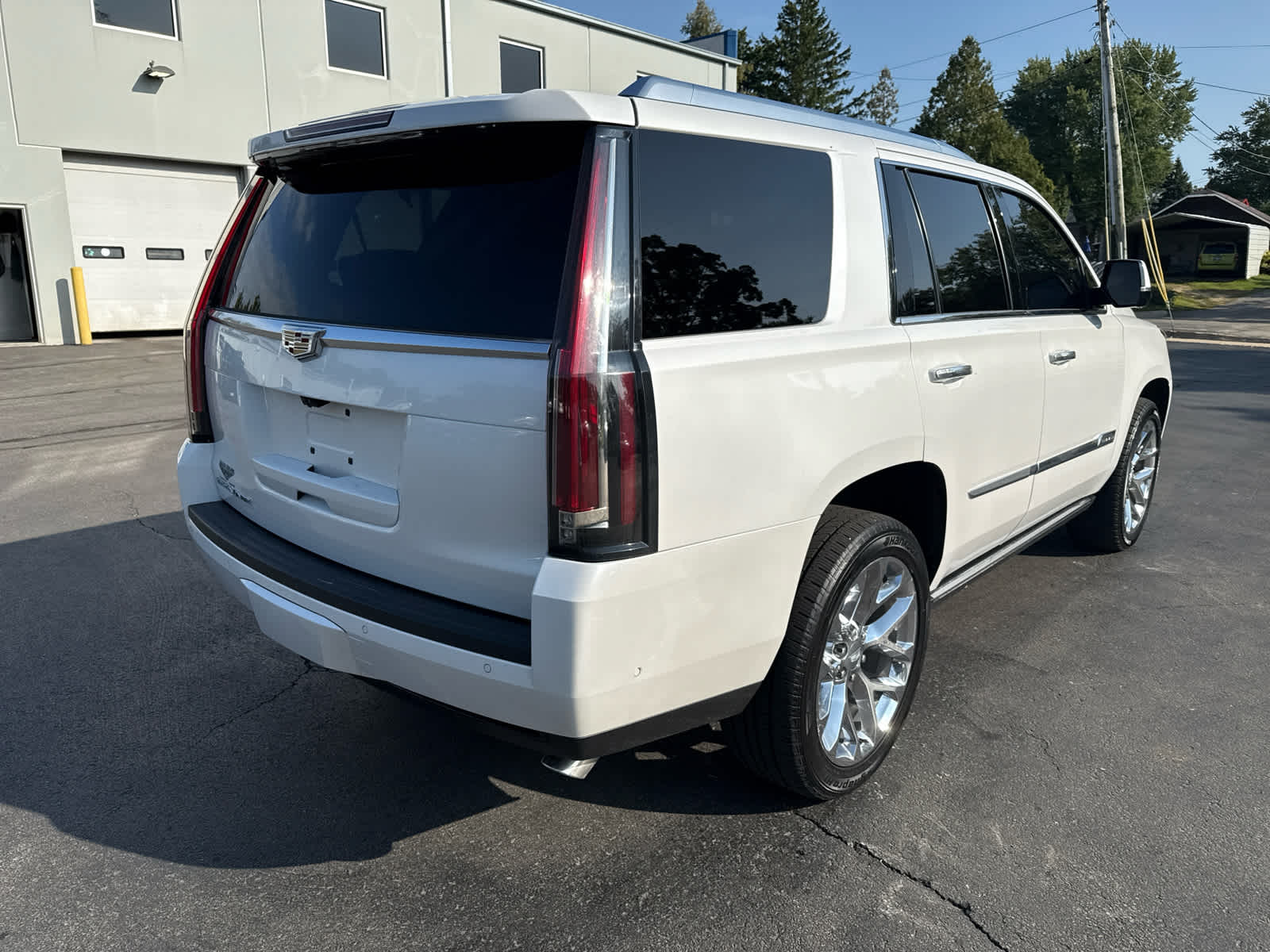 2019 Cadillac Escalade Premium Luxury photo 3