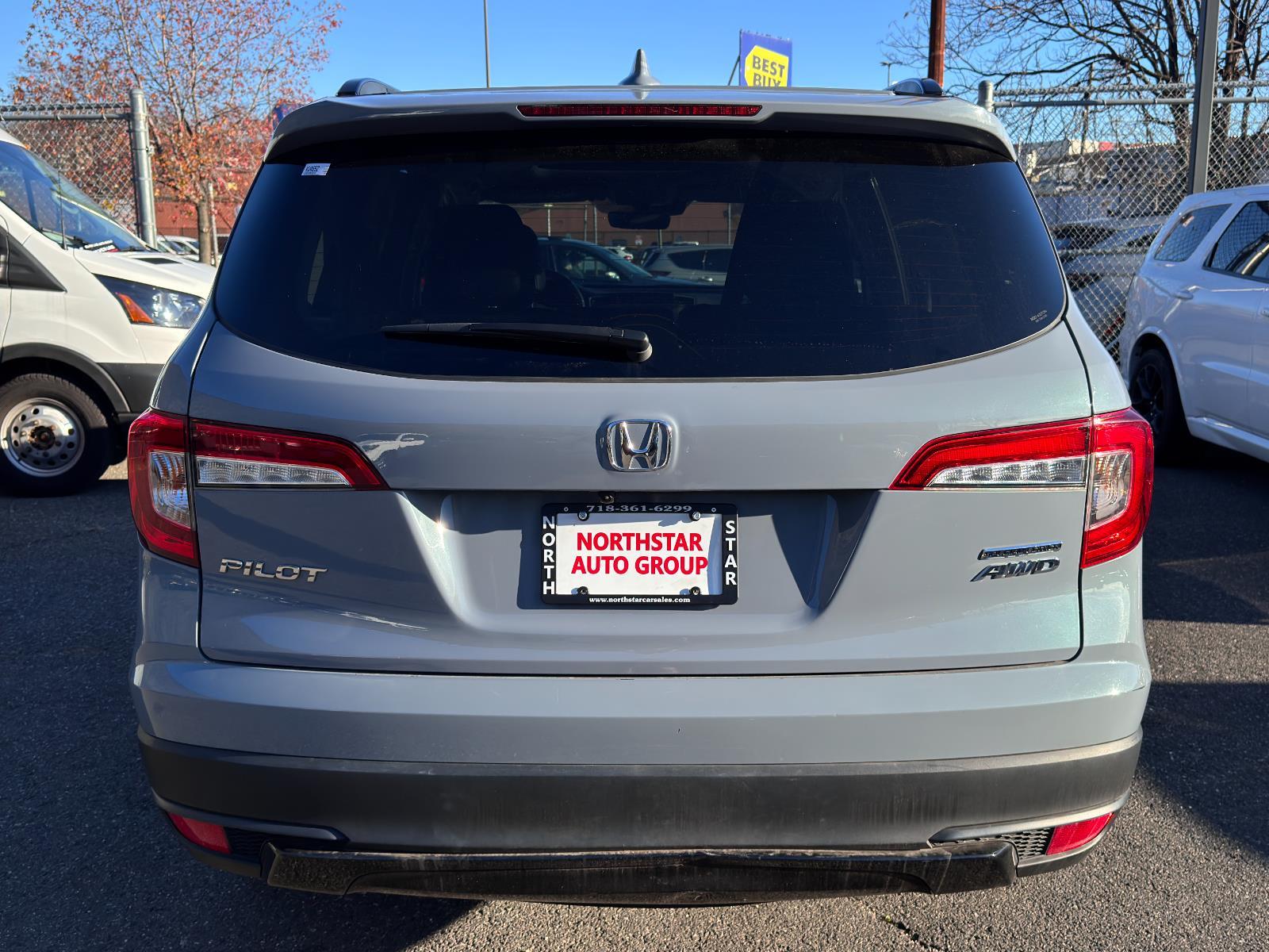 2022 Honda Pilot Special Edition photo 3