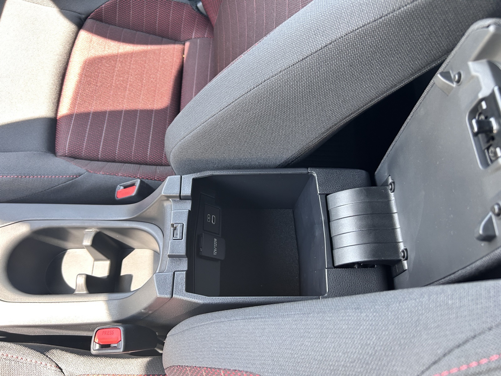 2025 Toyota Corolla Hybrid photo 38