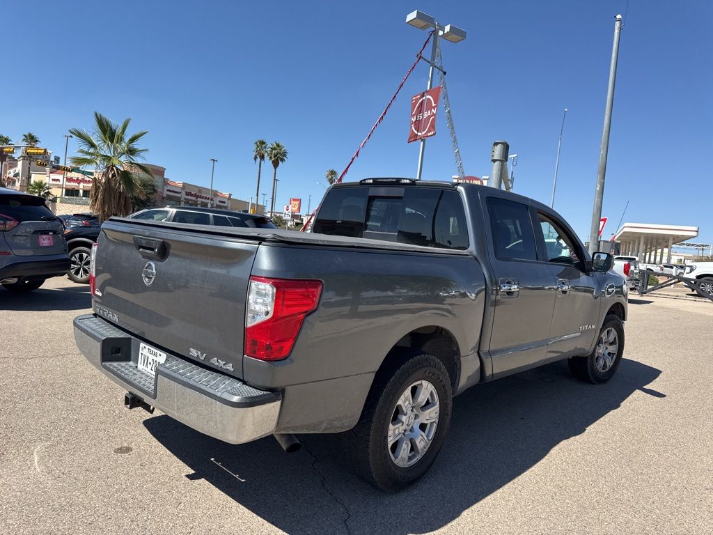 2017 Nissan Titan SV photo 2