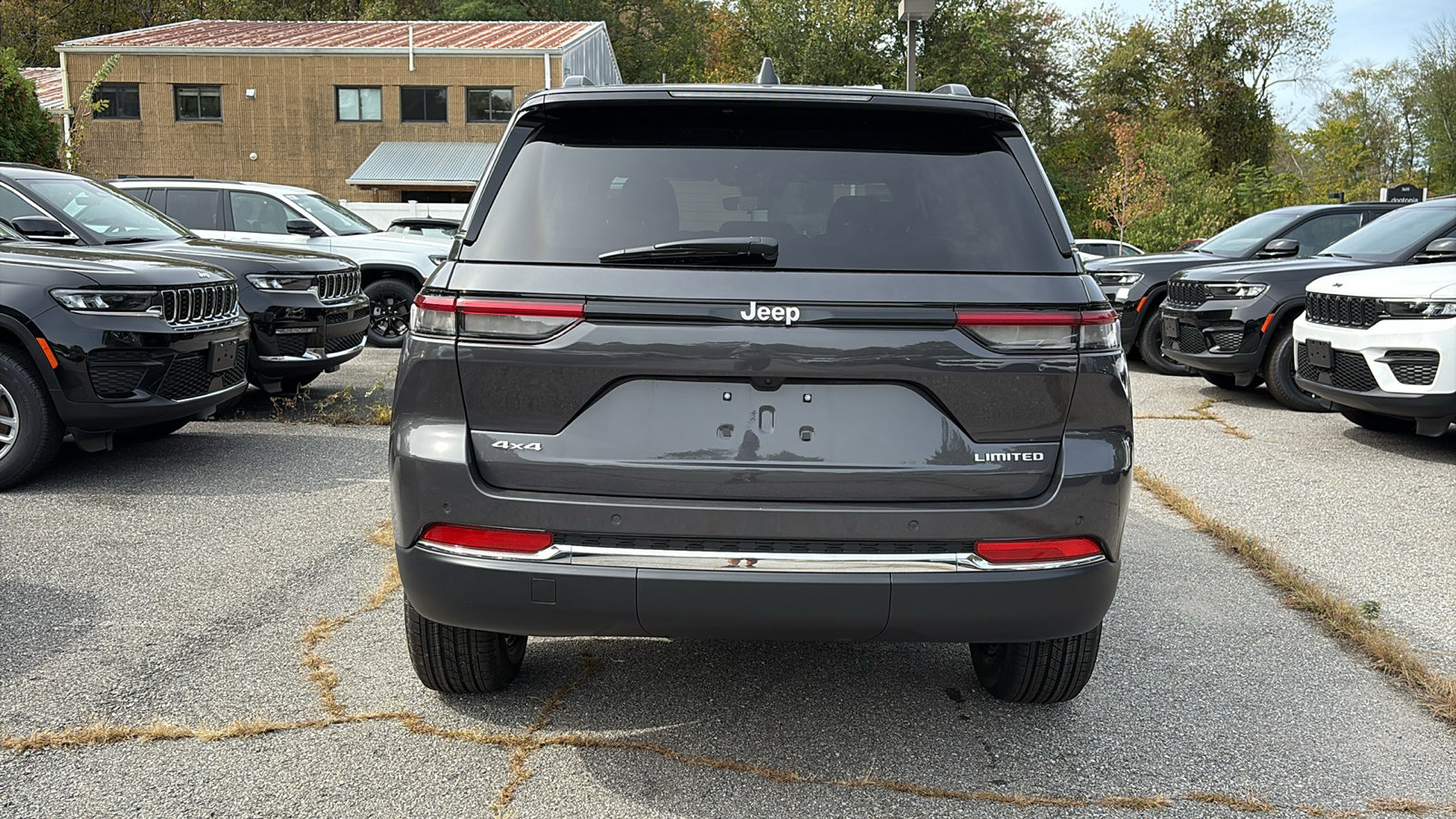 2025 Jeep Grand Cherokee Limited photo 3