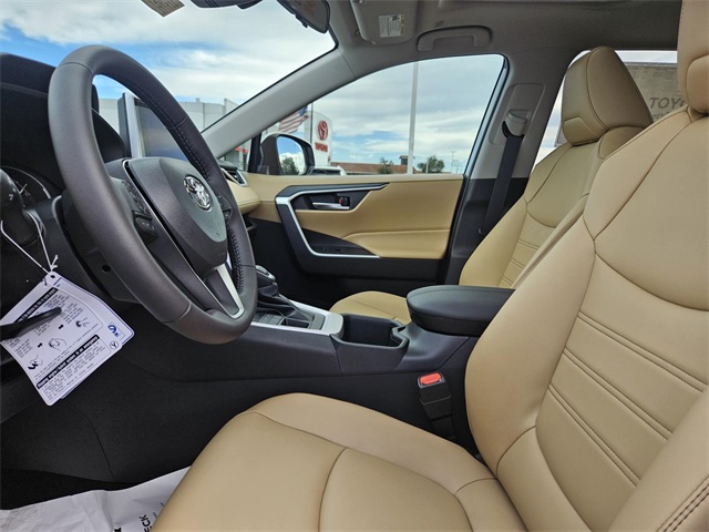 2025 Toyota RAV4 XLE Premium photo 4