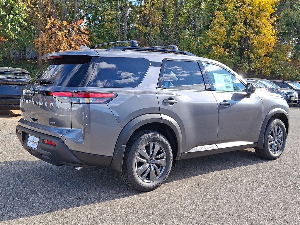 2025 Nissan Pathfinder SV photo 4