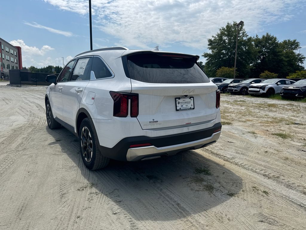 2025 Kia Sorento S photo 5