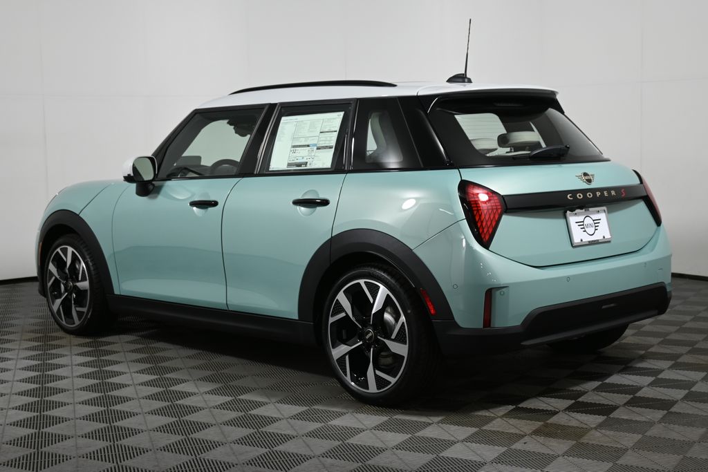 2026 Mini Cooper 4 Door Hardtop Signature photo 3