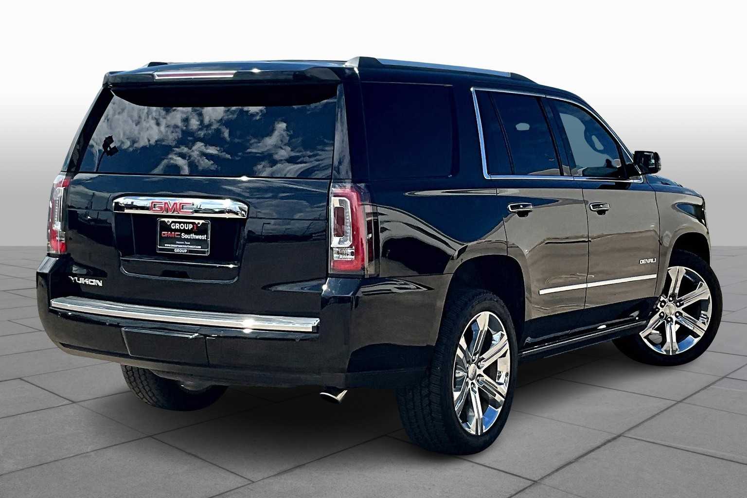 2017 Gmc Yukon Denali photo 12