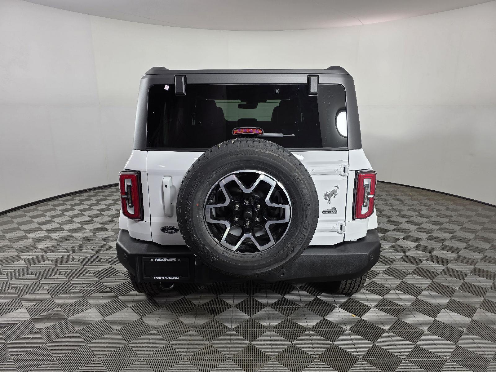 2025 Ford Bronco Outer Banks photo 4