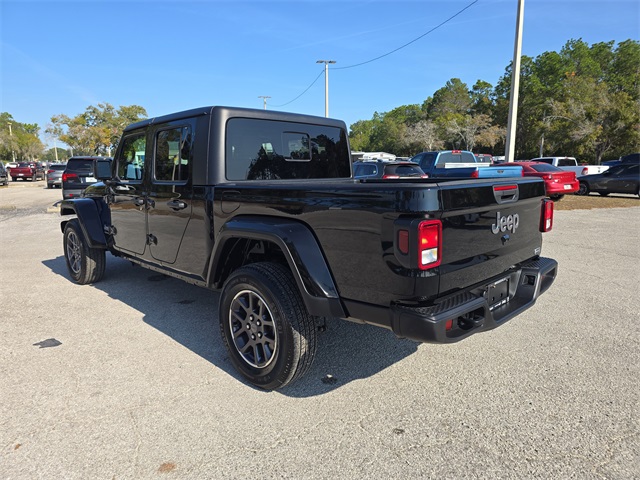 2023 Jeep Gladiator Overland photo 4