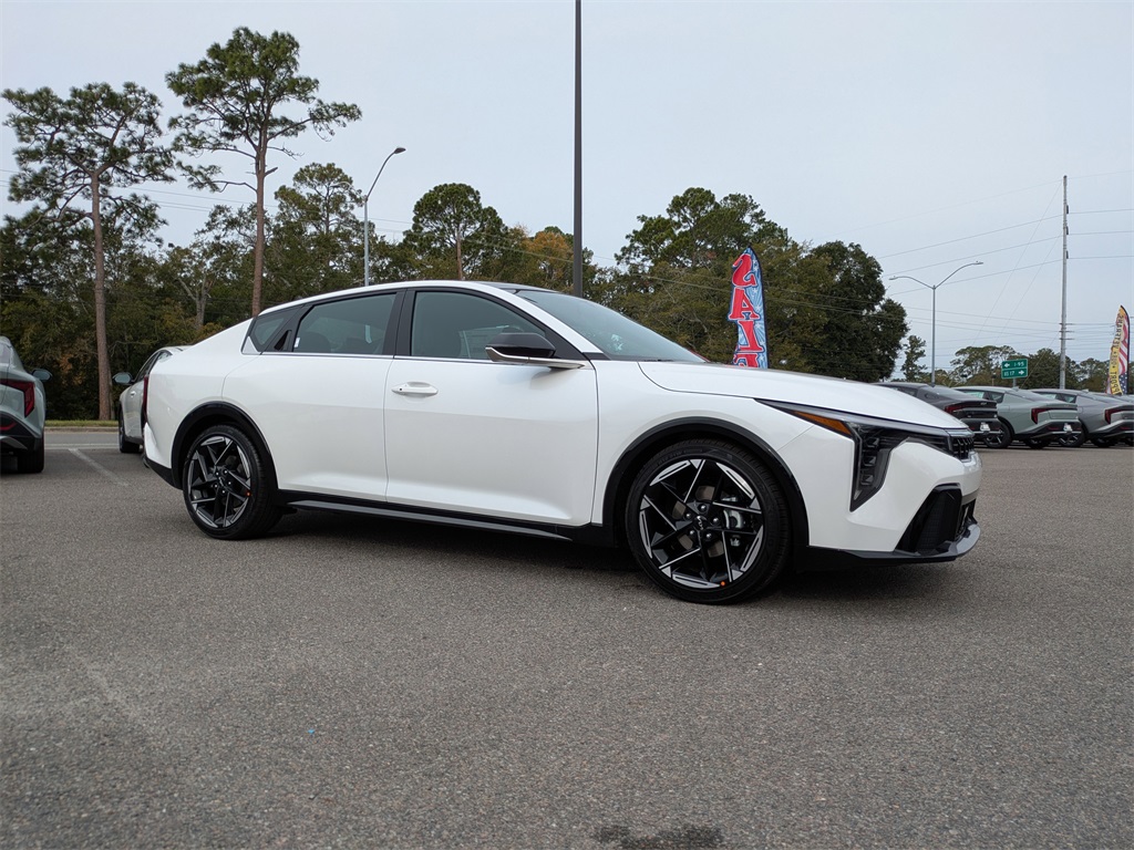 2025 Kia K4 GT-Line's photo