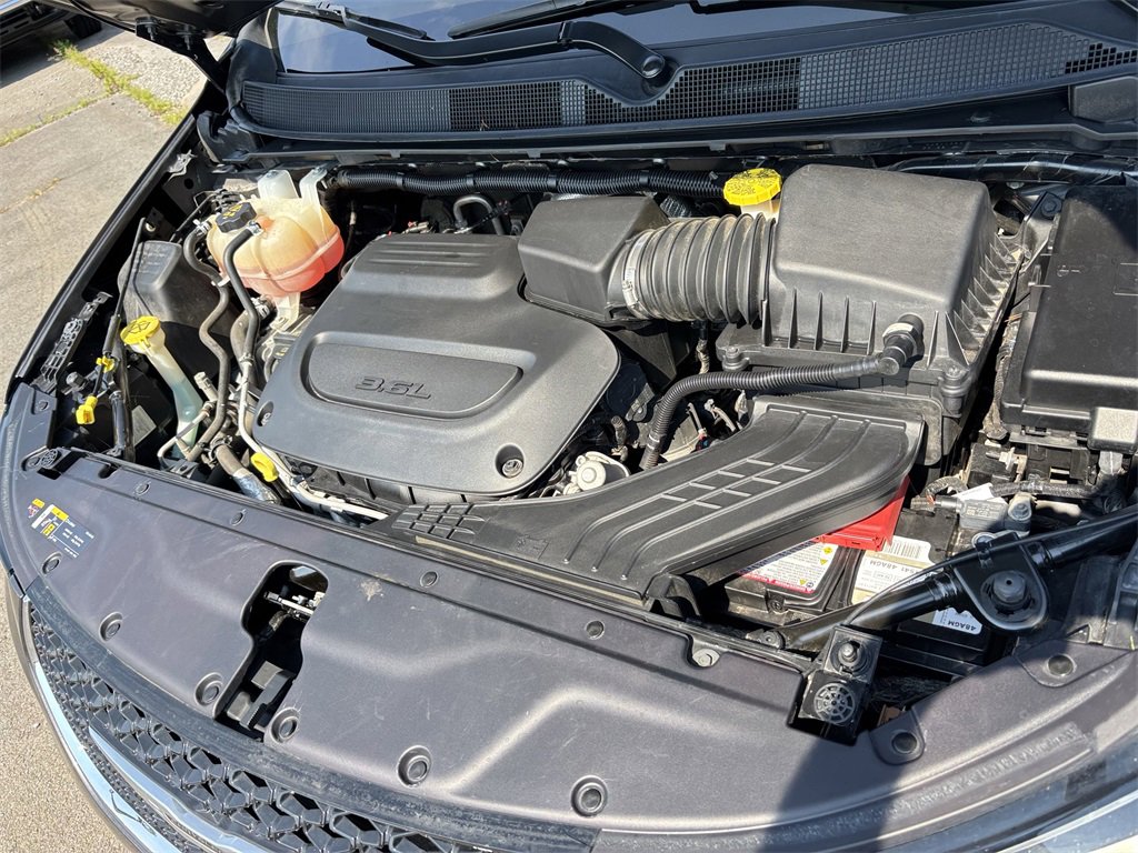 2022 Chrysler Pacifica Touring L photo 12