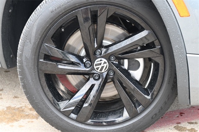 2024 Volkswagen Tiguan SE R-Line Black photo 4
