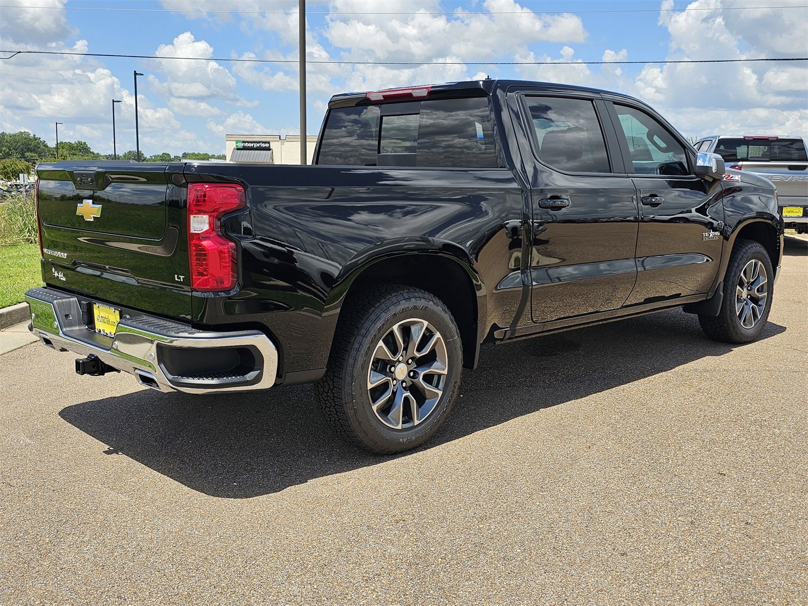 2025 Chevrolet Silverado 1500 LT photo 2