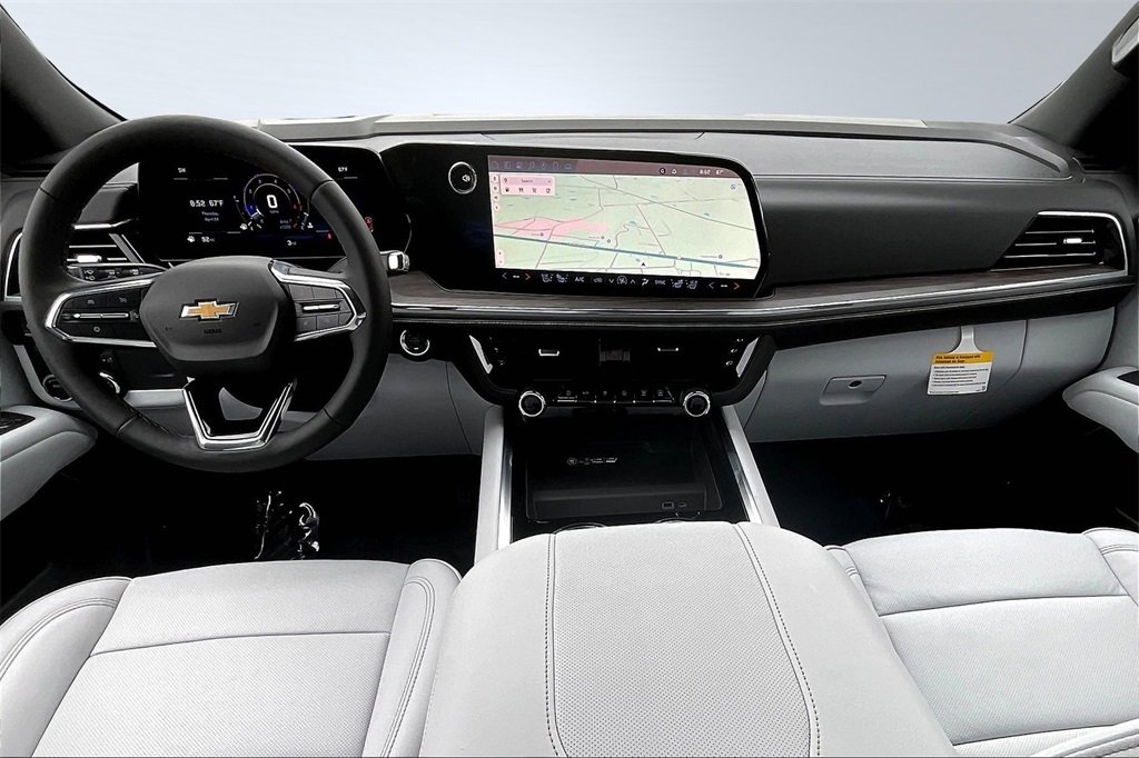 2025 Chevrolet Suburban Premier photo 4