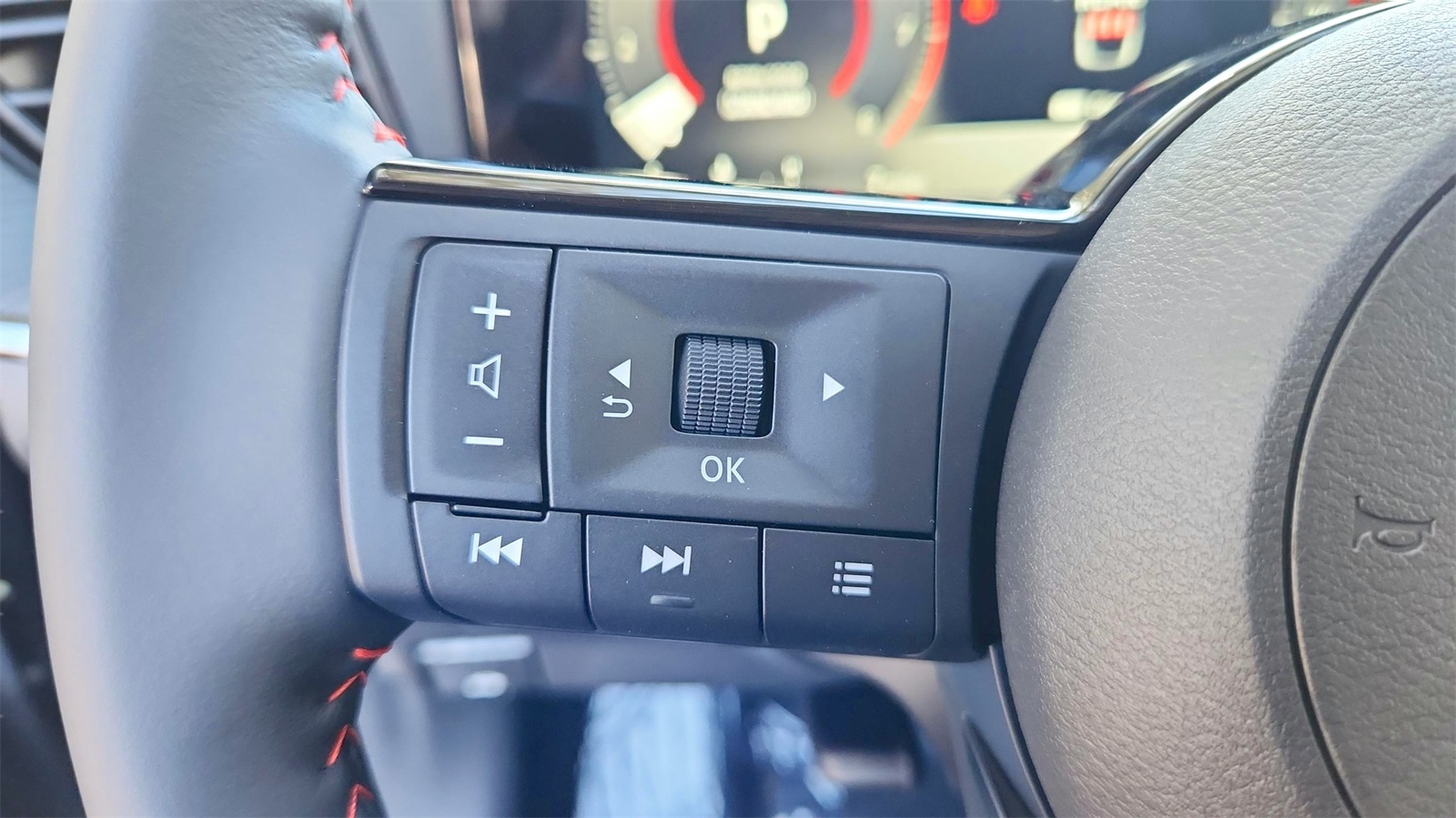 2025 Nissan Kicks SR photo 20