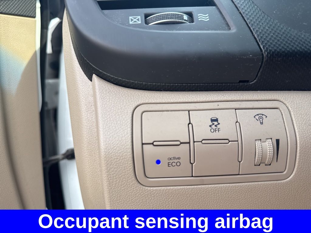 2016 Hyundai Accent SE photo 15