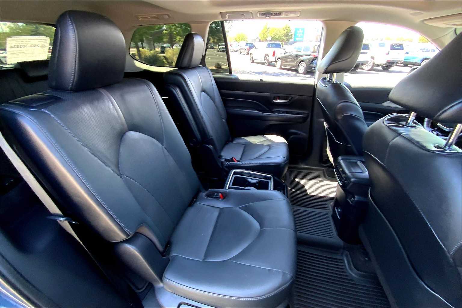 2024 Toyota Grand Highlander Platinum photo 16