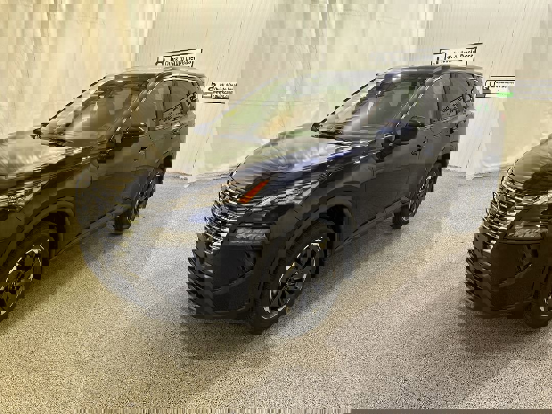 2026 Nissan Rogue SV photo 4