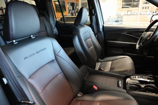 2023 Honda Ridgeline Black Edition photo 9