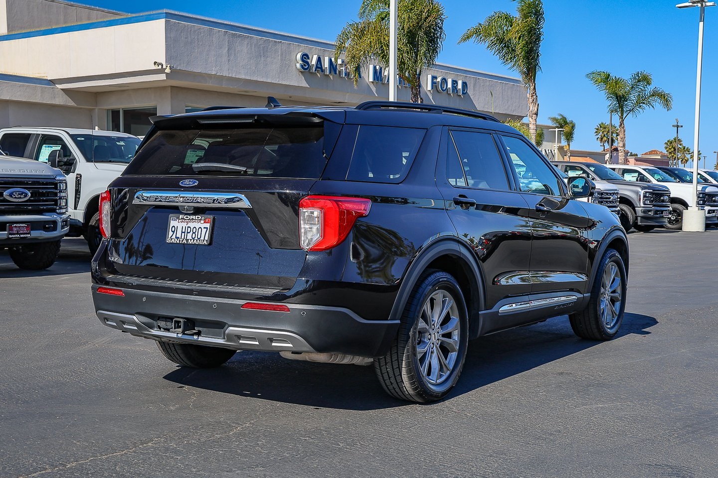 2023 Ford Explorer XLT photo 3