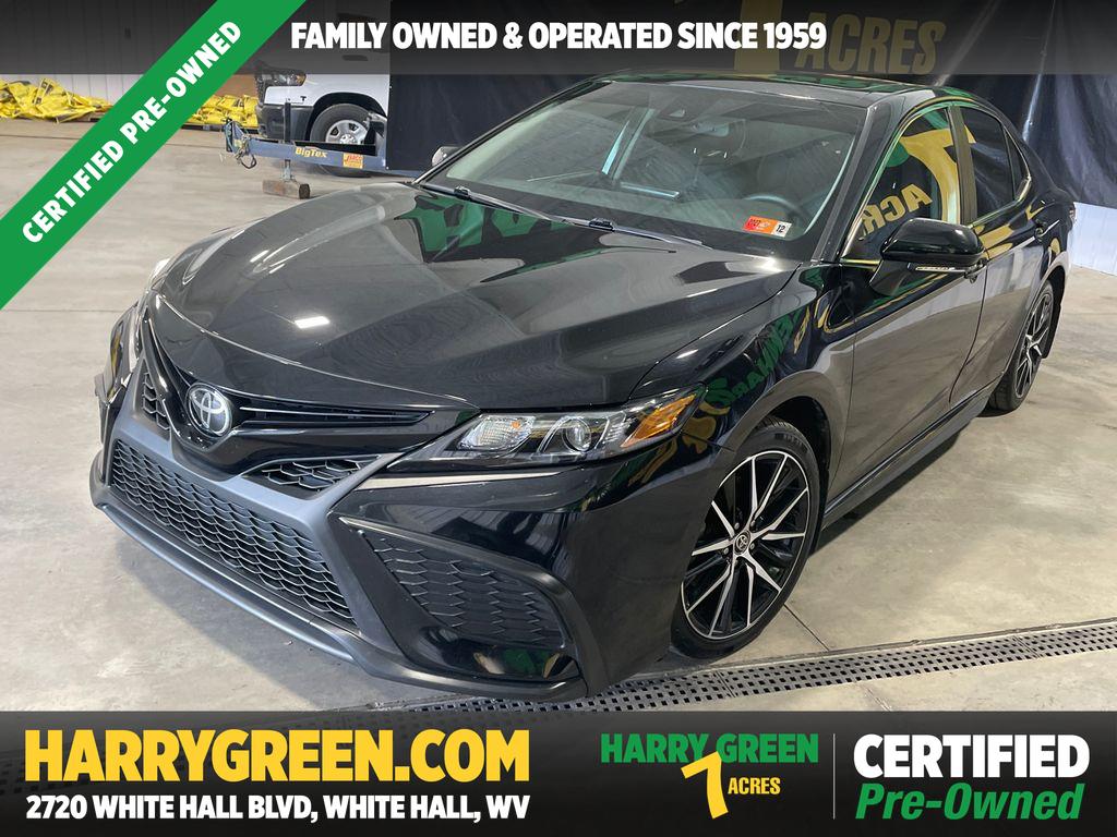 2023 Toyota Camry SE's photo