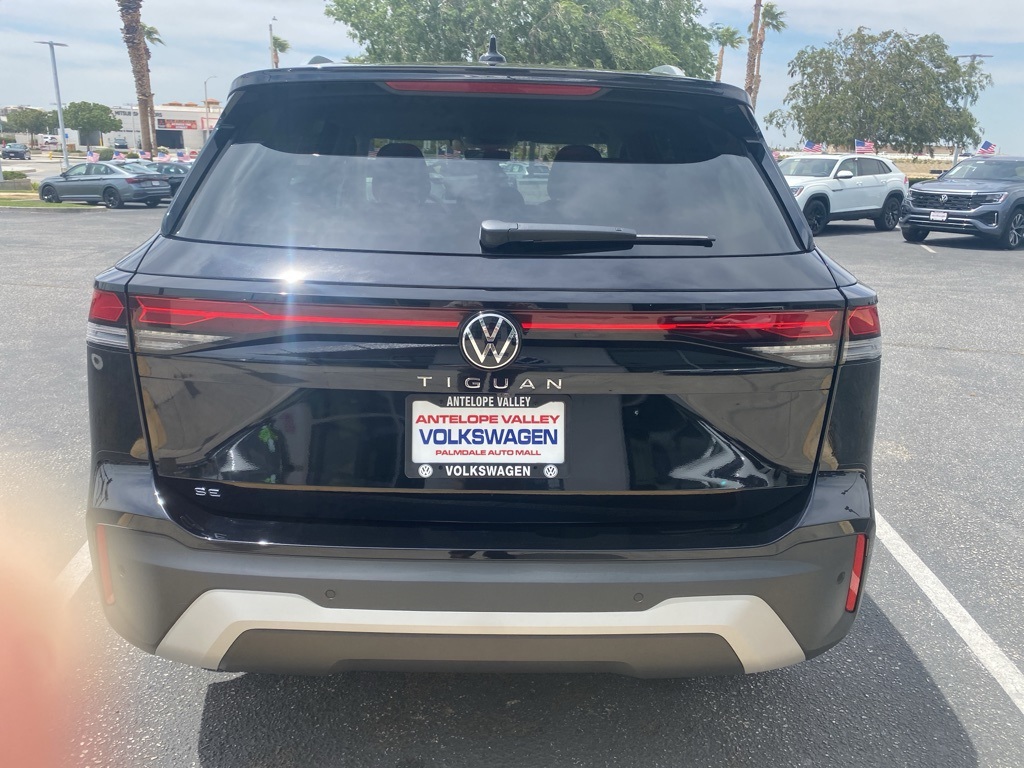 2025 Volkswagen Tiguan SE photo 3