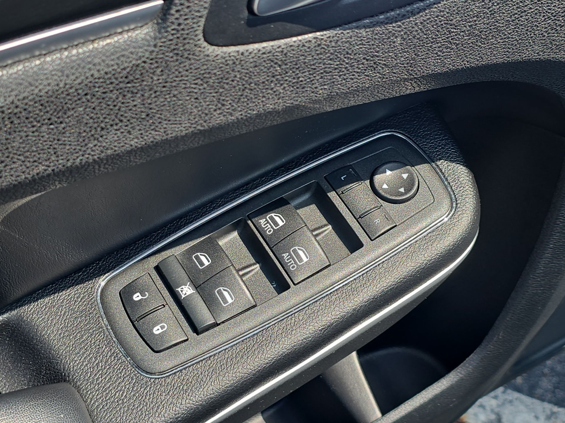 2022 Chrysler 300 Touring photo 54