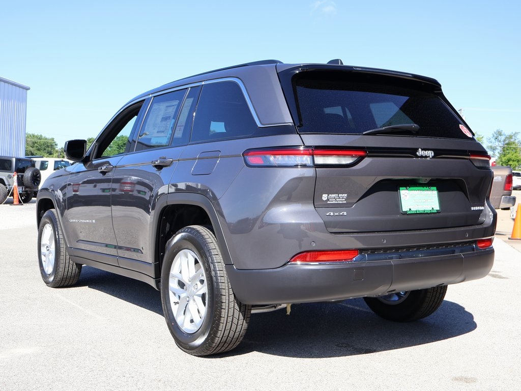 2025 Jeep Grand Cherokee Laredo X photo 3
