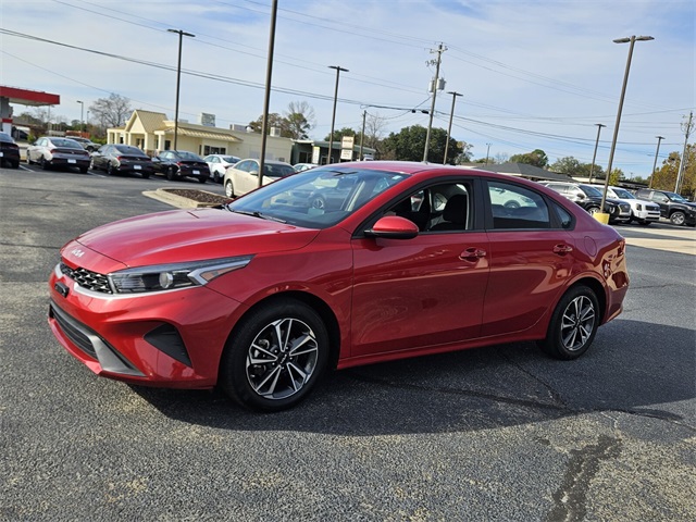 2024 Kia Forte LXS photo 3