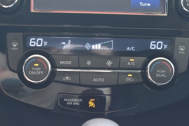 2016 Nissan Rogue SV photo 22