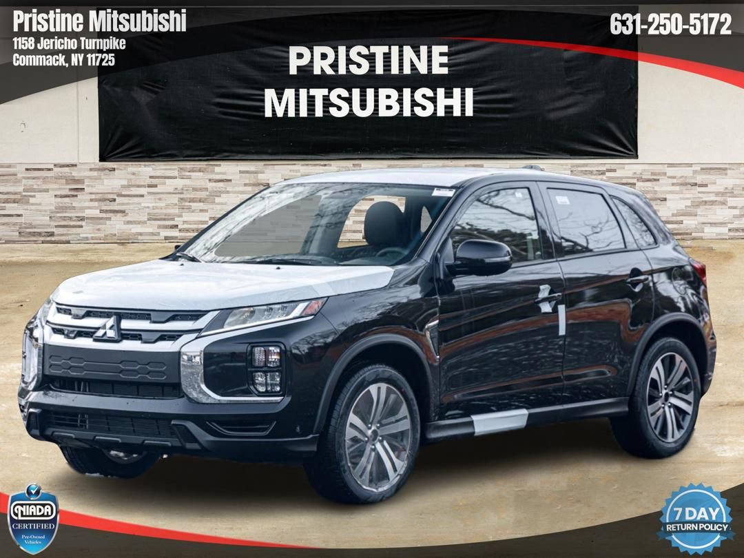 2024 Mitsubishi Outlander Sport SE's photo