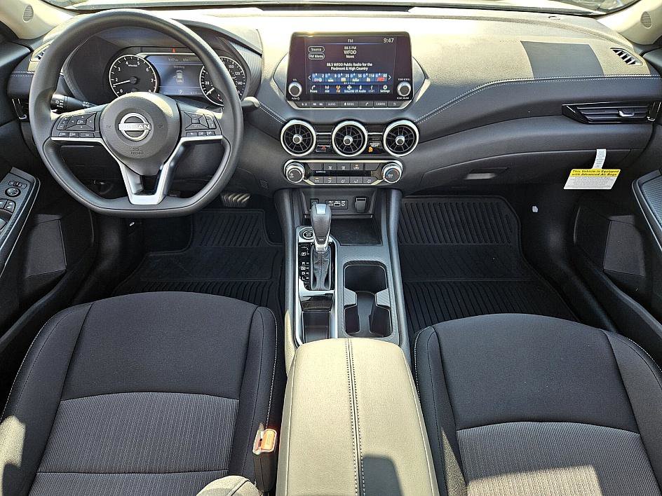 2025 Nissan Sentra SV photo 10