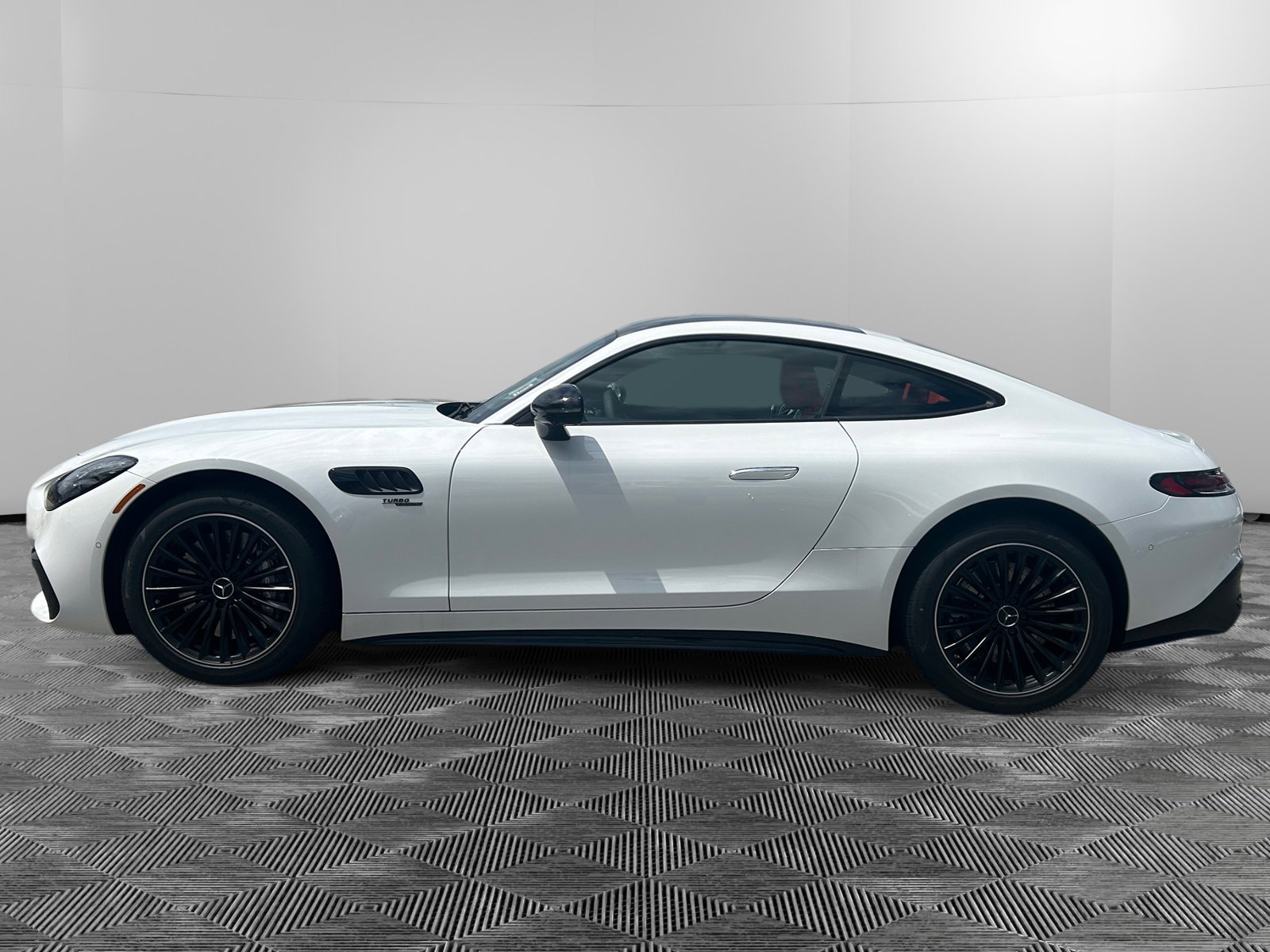 2025 Mercedes Benz AMG GT 43 photo 2