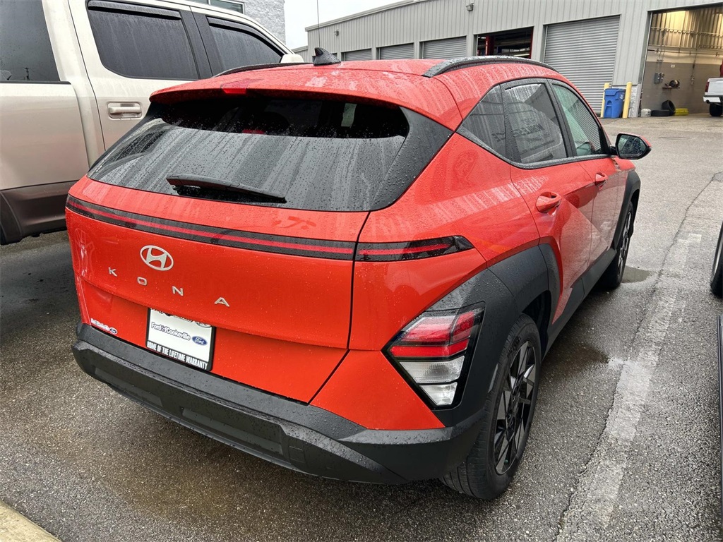 2024 Hyundai Kona SEL photo 3
