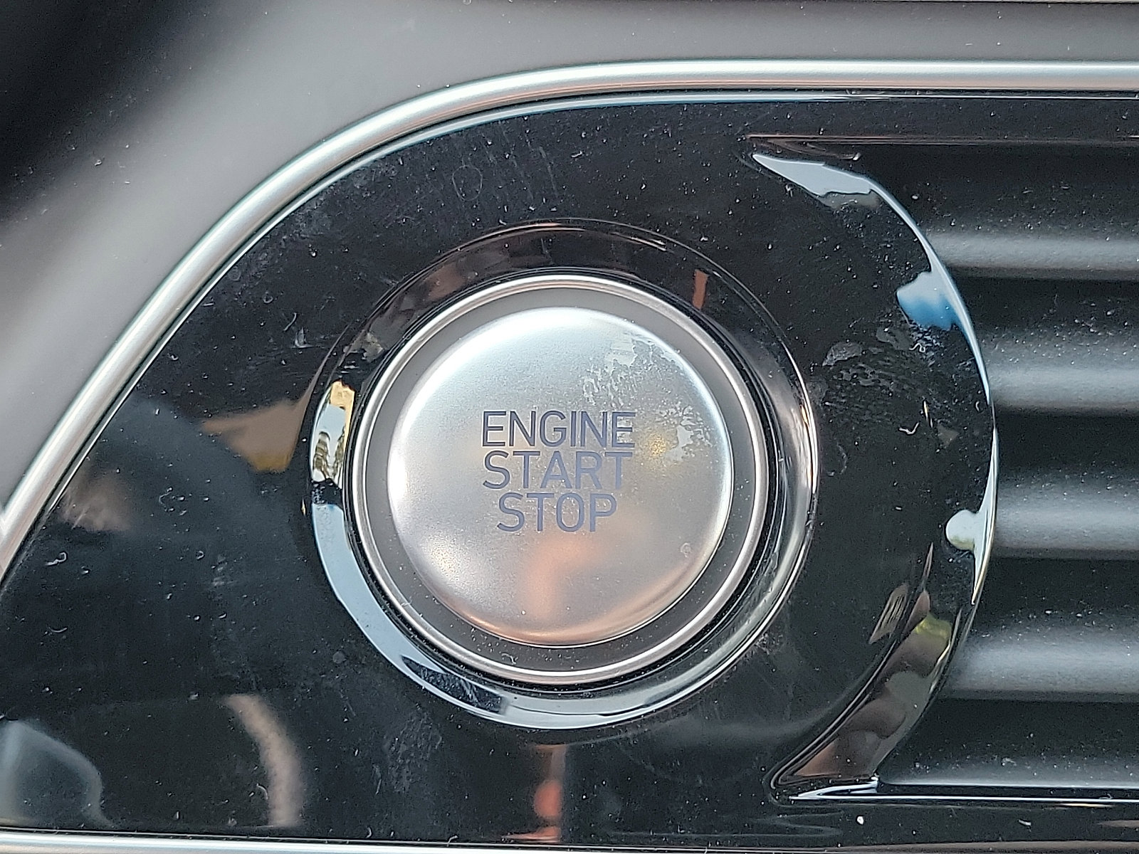 2023 Genesis G70 3.3T Sport Prestige Advanced photo 11