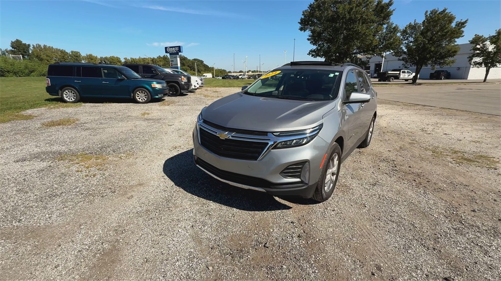 2024 Chevrolet Equinox LT photo 3