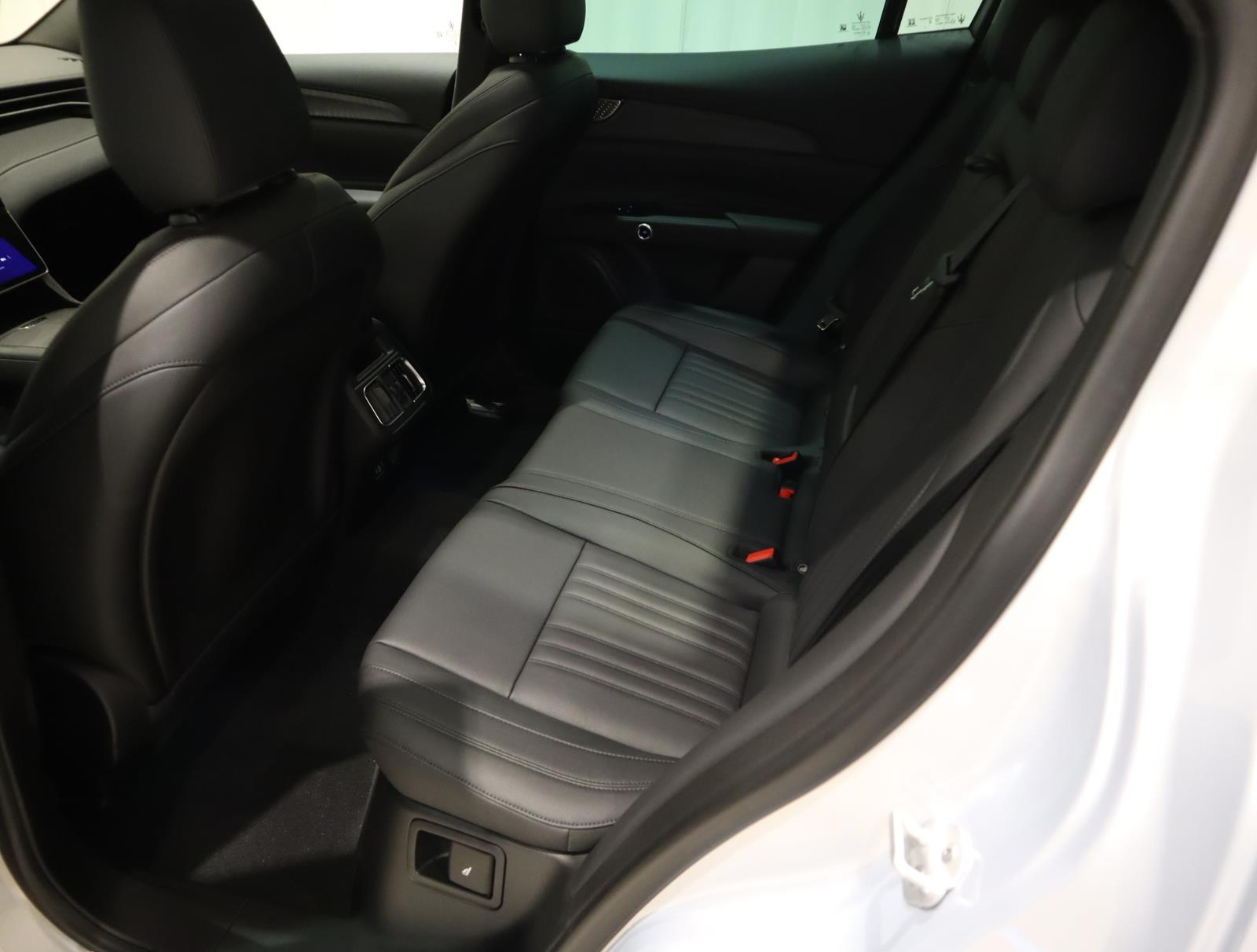 New 2024 Bianco Astro Metallic Maserati GT AWD image 20